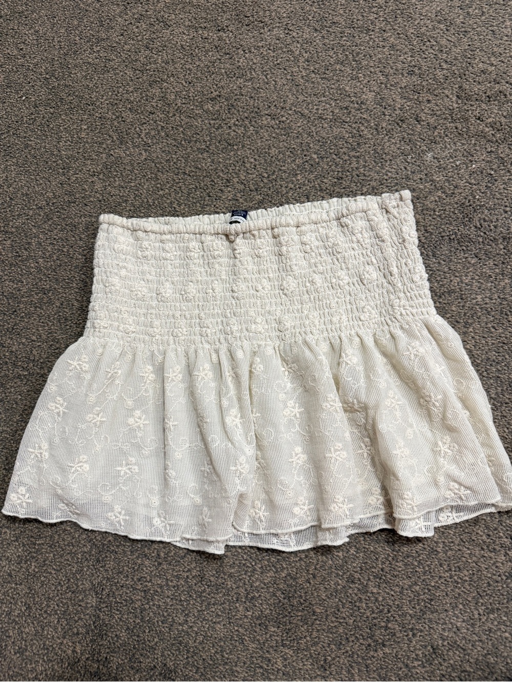 American Eagle white mini tube top babydoll with small floral embroidery, size S - Picture 2 of 3